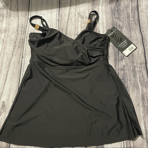 🆕NWT MIRACLESUIT SOLID SURPLICE TANKINI TOP - Picture 7 of 12